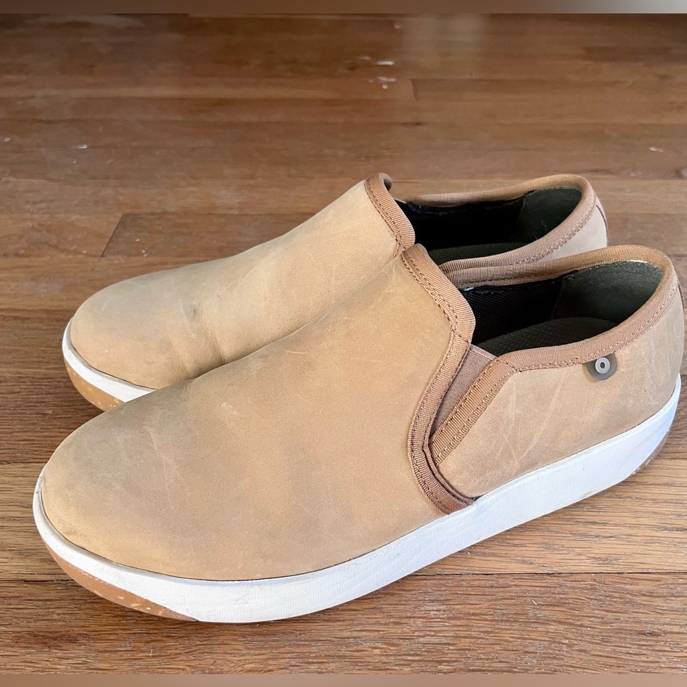 Bogs women’s slip on leather casual sneakers